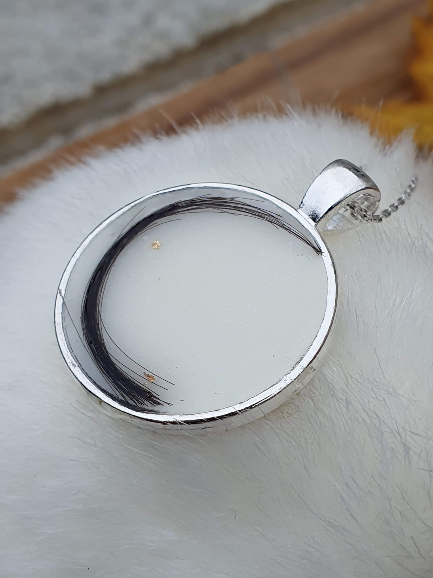 Bezel Round Necklace