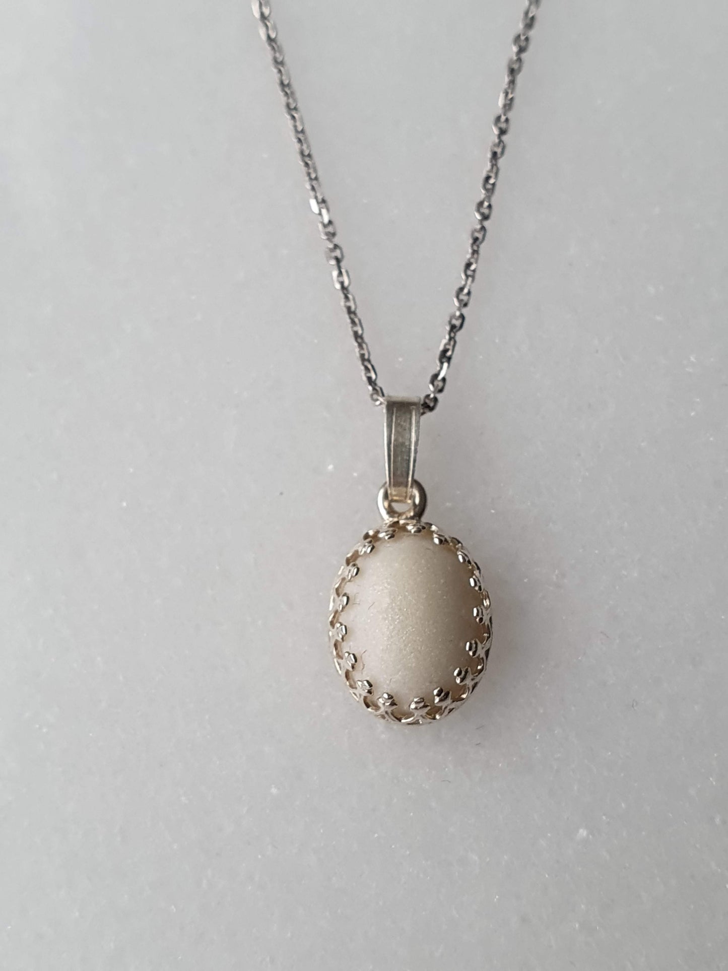 Oval Crown necklace