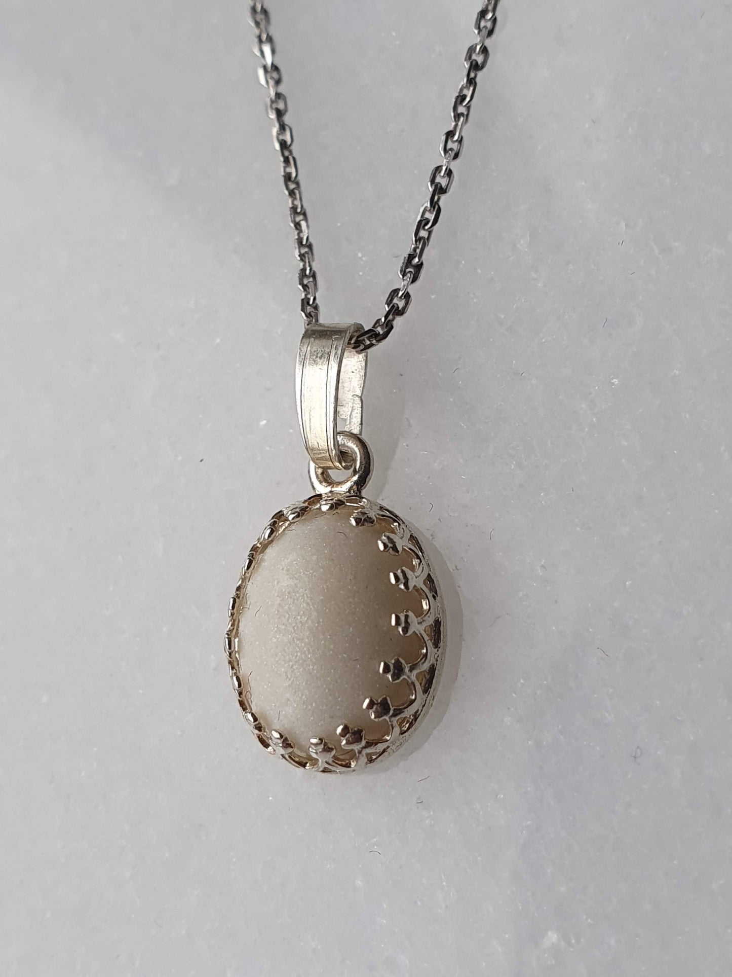Oval Crown necklace
