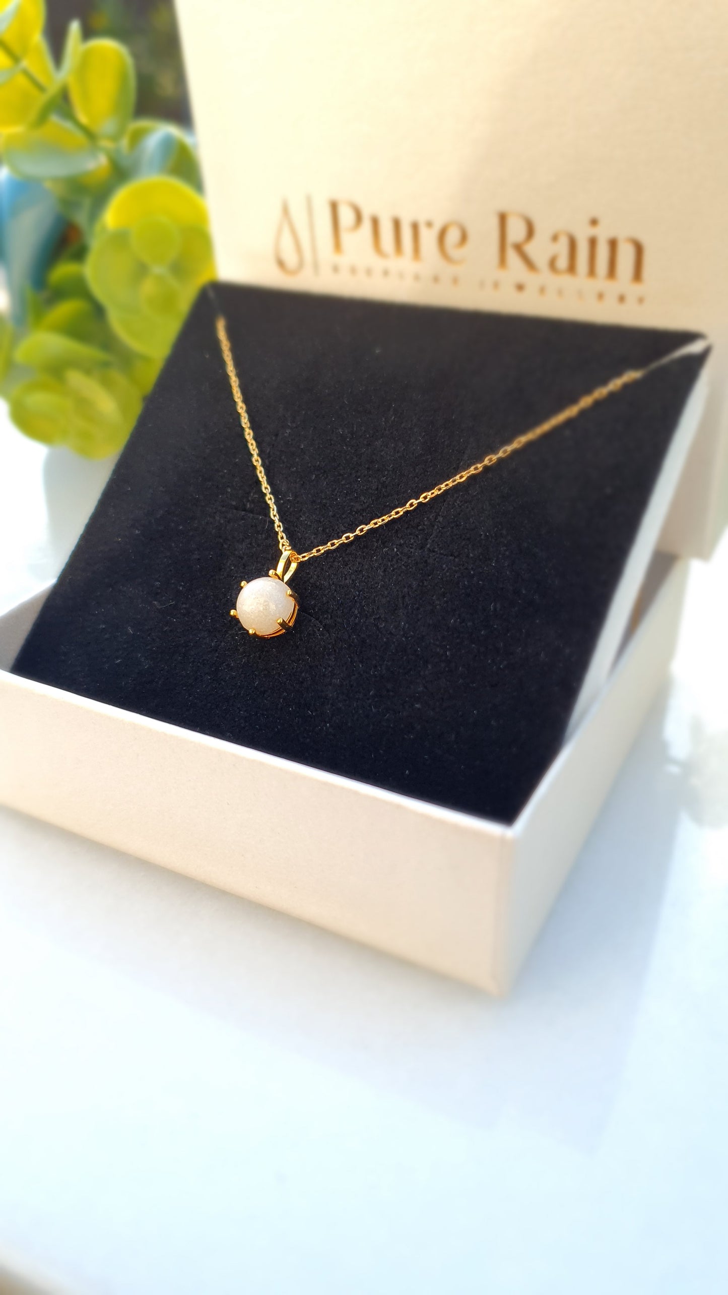 Six Claw Gold Necklace